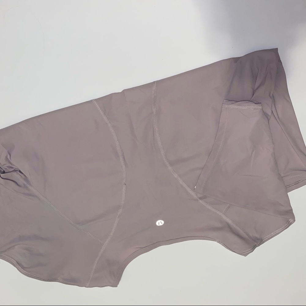 (SOLD) Light Wear Lulu Crop Top